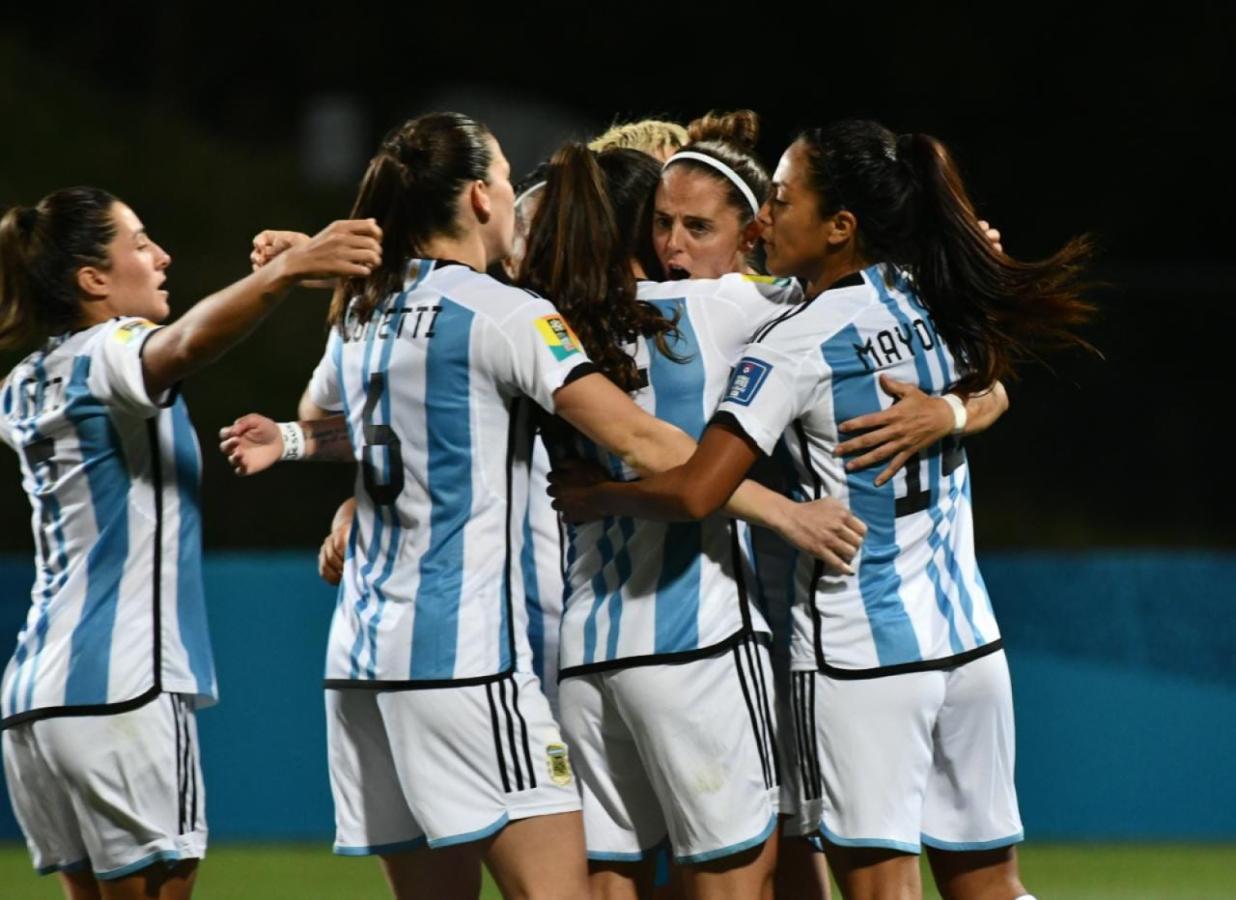 La Selección Femenina se despide del país con un amistoso frente a Perú