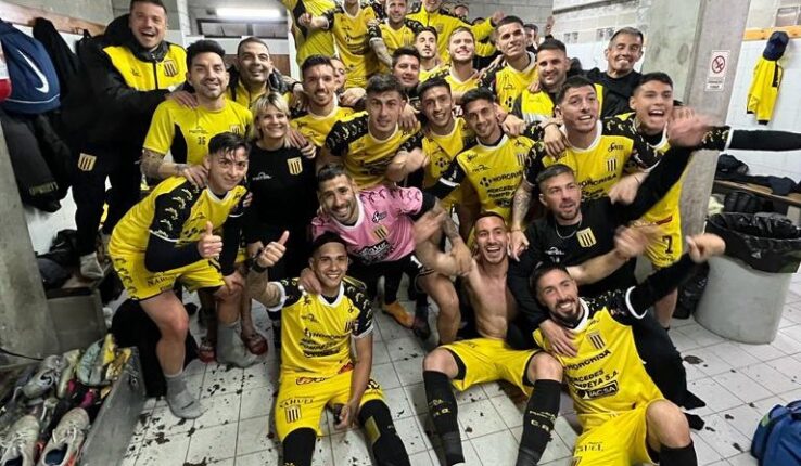 Almirante le ganó a Defensores