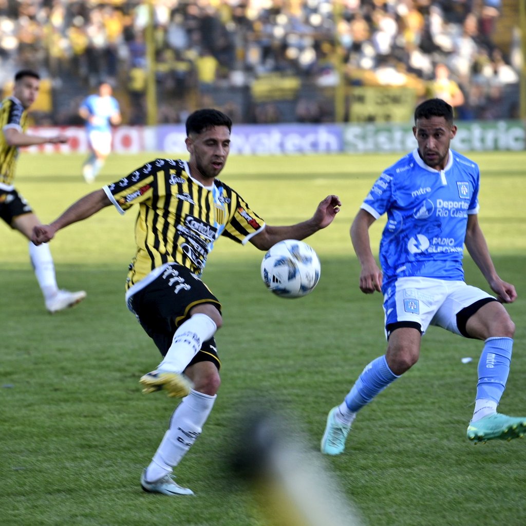 Almirante perdió como local con Estudiantes de Río Cuarto 2 a 0