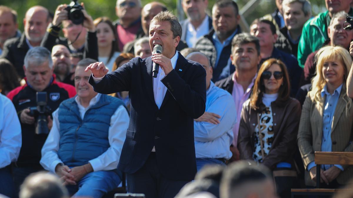 En un acto de unidad del PJ, Massa relanzó su campaña y dijo: “Voy a ser el presidente del trabajo”