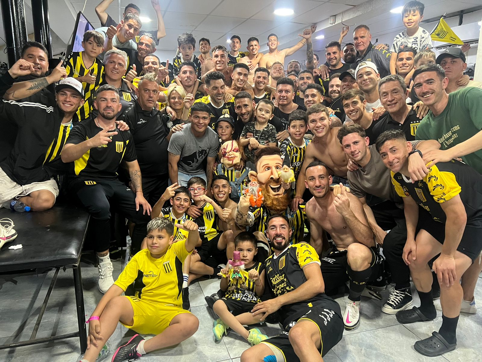 ¡Almirante Brown va a jugar la final por el ascenso a la Primera División!