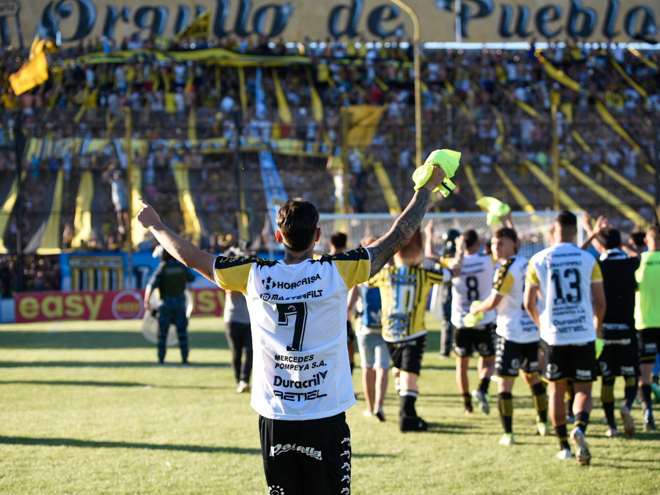 Almirante llegó a la semifinal del reducido tras empatar con Ferro 0 a 0