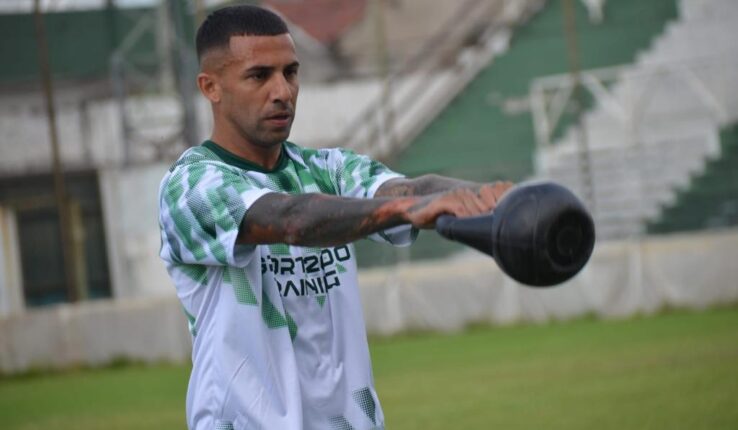 Fernando Arebalo jugador Laferrere