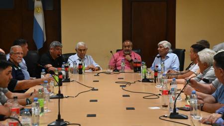 La CGT y gremios de transporte y energía profundizan la lucha contra el DNU y la ley “Bases”