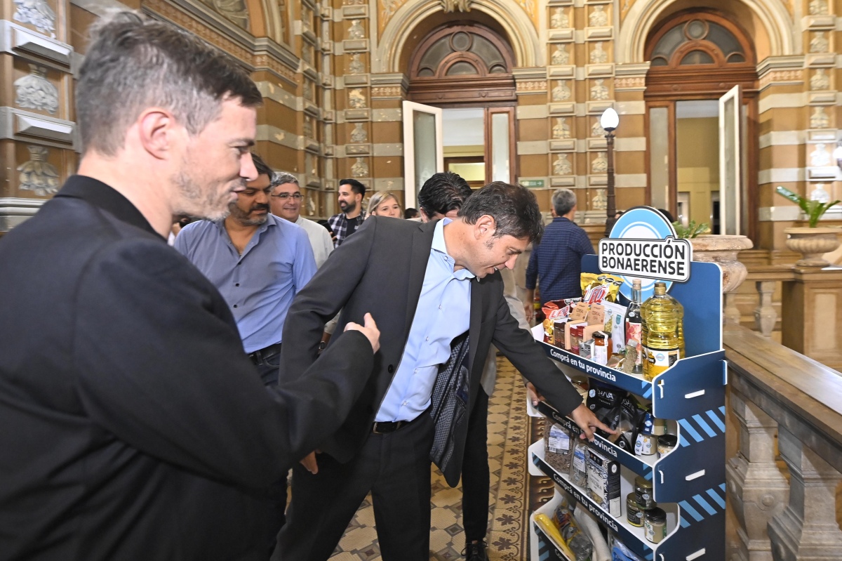 Kicillof relanzó el programa Producción Bonaerense junto a pymes y representantes de las cadenas de comercialización