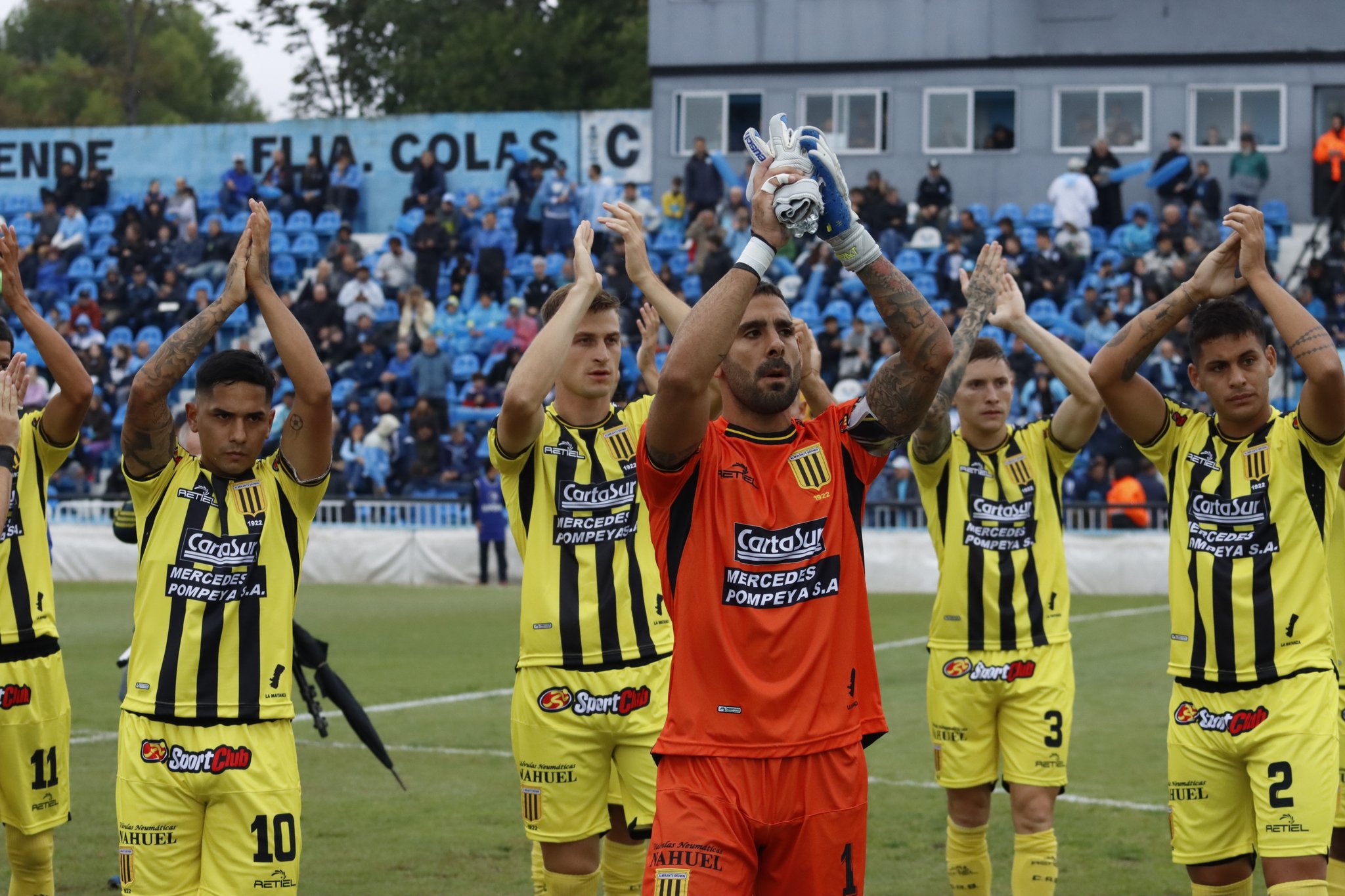 Empate sobre el final entre Almirante y Temperley