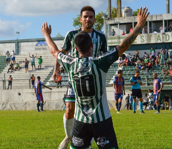 Deportivo Laferrere empató 2-2 Colegiales 