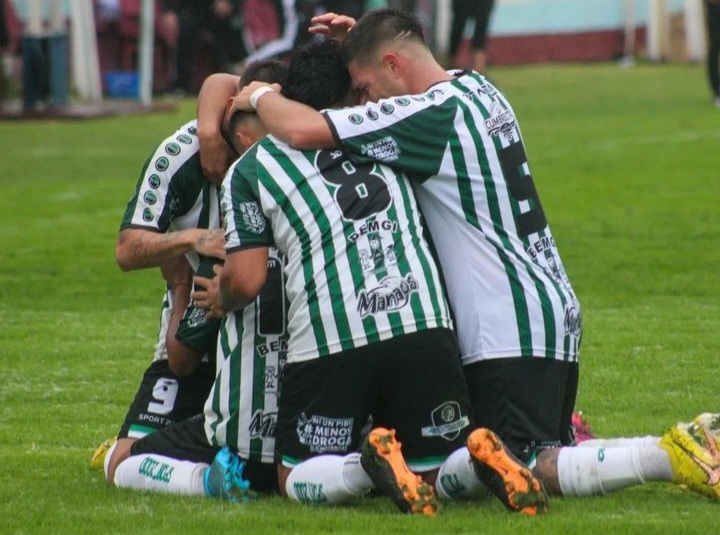 UAI Urquiza empató Laferrere villa
