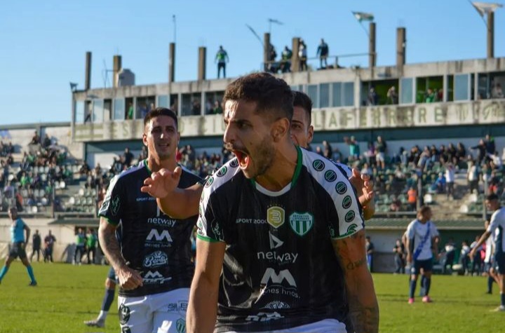 El Deportivo Laferrere volvió a la victoria tras ganar 2-0 a San Martín de Burzaco