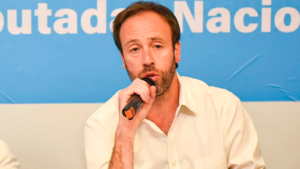 El ministro de Economía bonaerense acusó al Gobierno nacional de ejercer “una asfixia alevosa a las provincias”