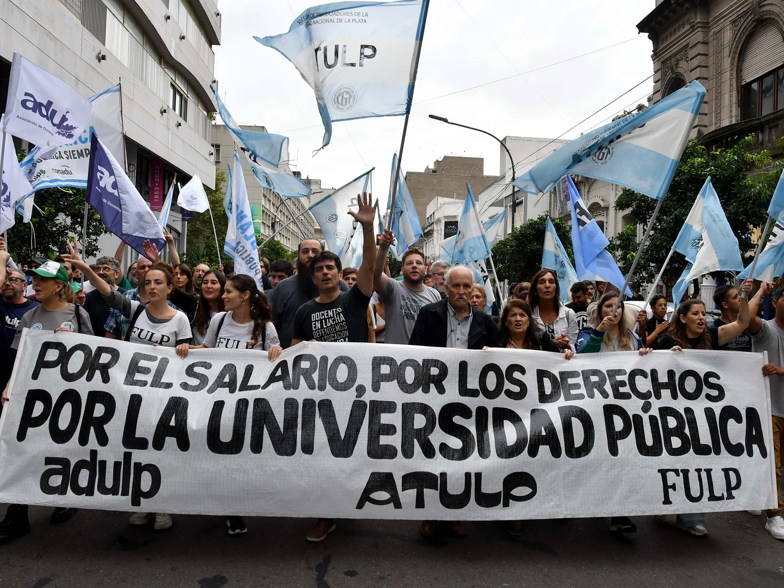 El radicalismo advierte sobre el ajuste en las universidades y dice que peligra su funcionamiento