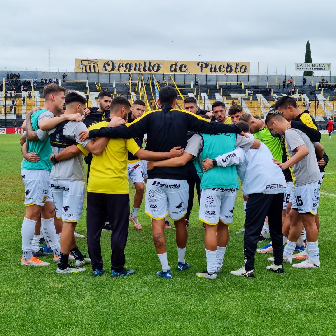 Almirante y un difícil partido contra Defensores de Belgrano