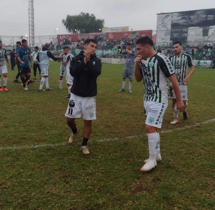 Laferrere cayó 2-3 ante Excursionistas y se hunde en la tabla