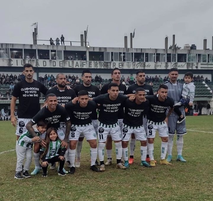 Laferrere cayó 2-3 Excursionistas hunde tabla