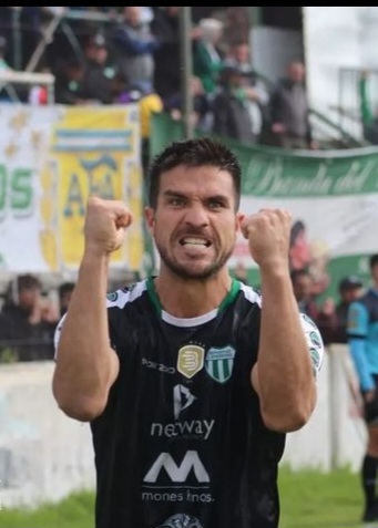 Deportivo Laferrere volvió victoria Merlo