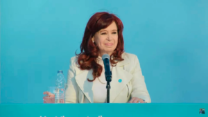 “La BBC la ve”, el posteo de Cristina Kirchner sobre una nota del medio público británico acerca de la caída en consumos básicos de los argentinos