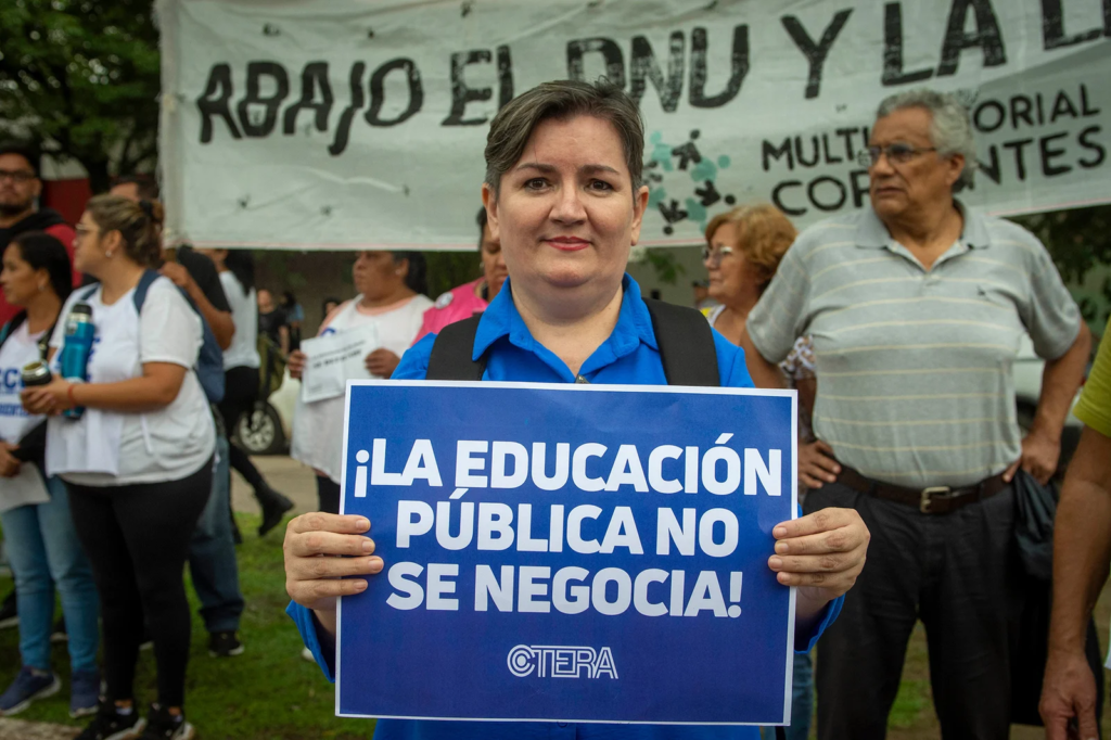 Gremios docentes nacionales convocan marchar