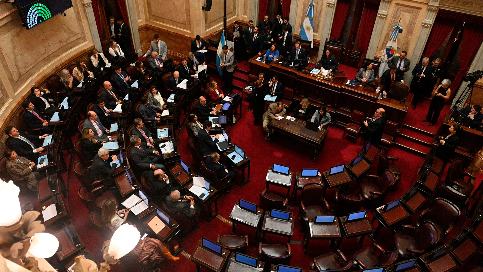 El oficialismo logró quorum en el Senado y presentó un proyecto con modificaciones sobre privatizaciones