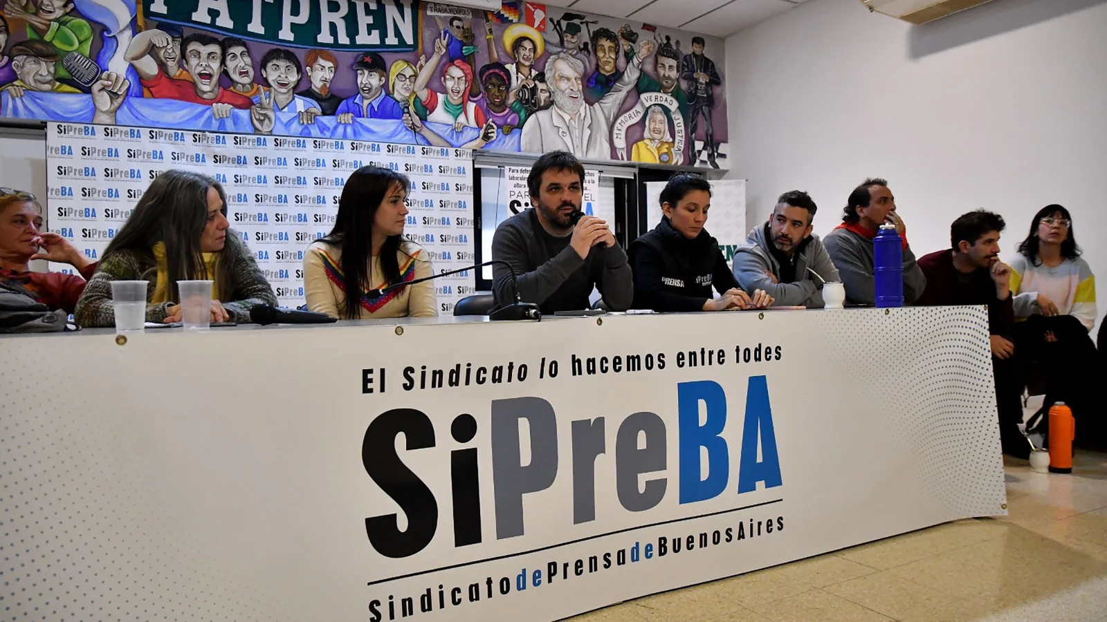 Encuesta del SiPreBa: 3 de cada 4 periodistas tienen sueldos de pobreza y aseguran que la libertad de expresión empeoró con Milei