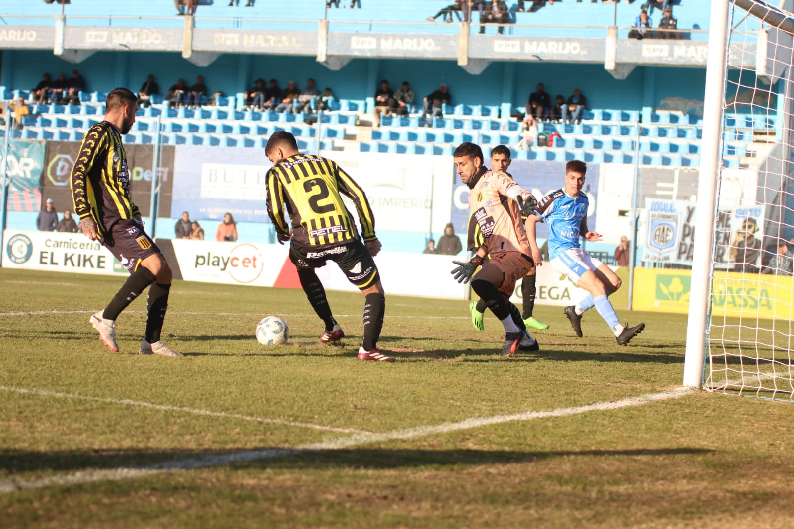 Almirante venció a Estudiantes de Río Cuarto y se aleja del descenso