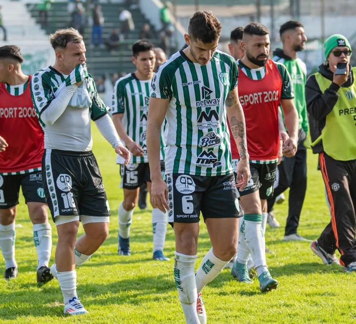 Deportivo Laferrere perdió 2-3 Dock Sud