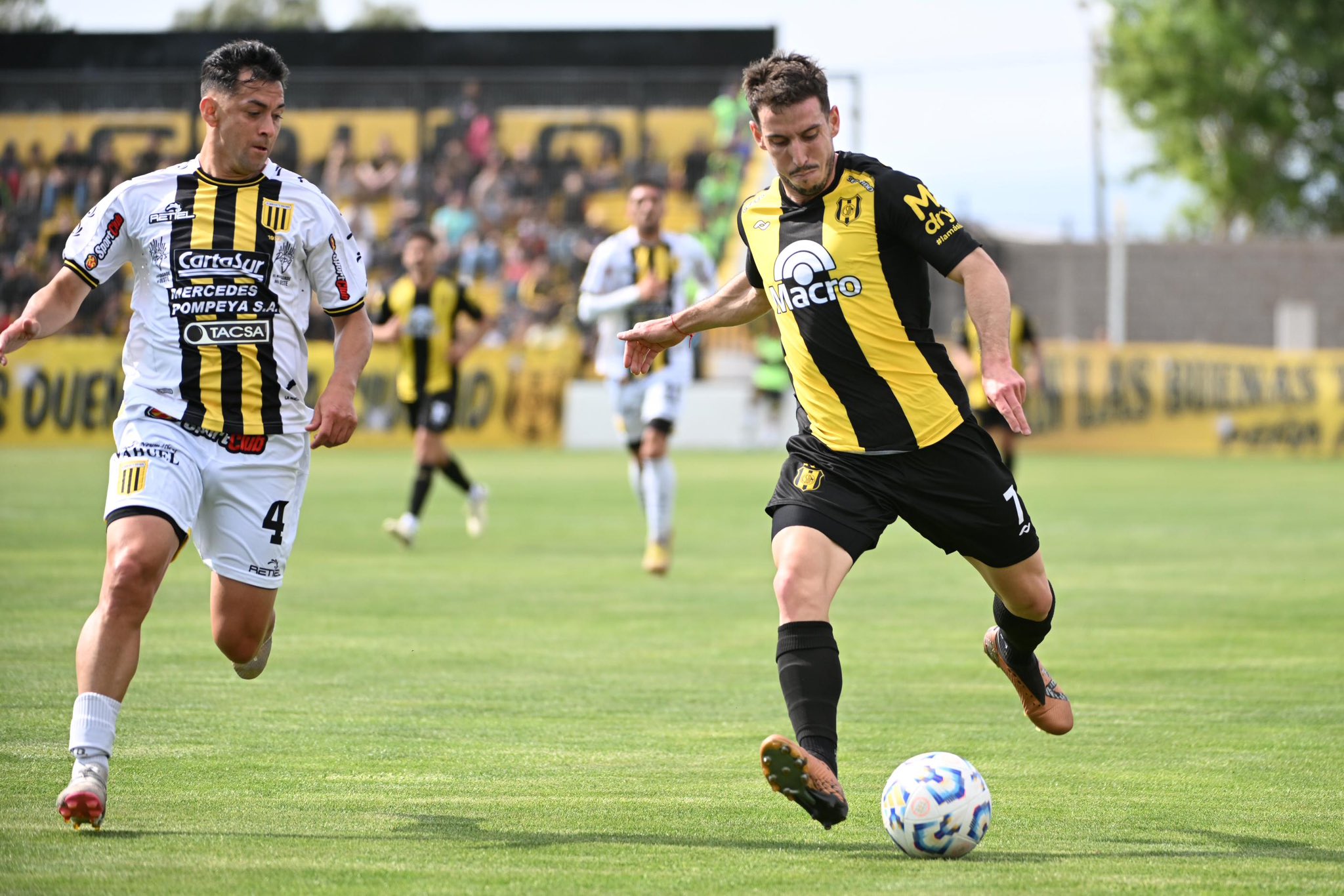 Almirante Brown cayó por goleada contra Deportivo Madryn