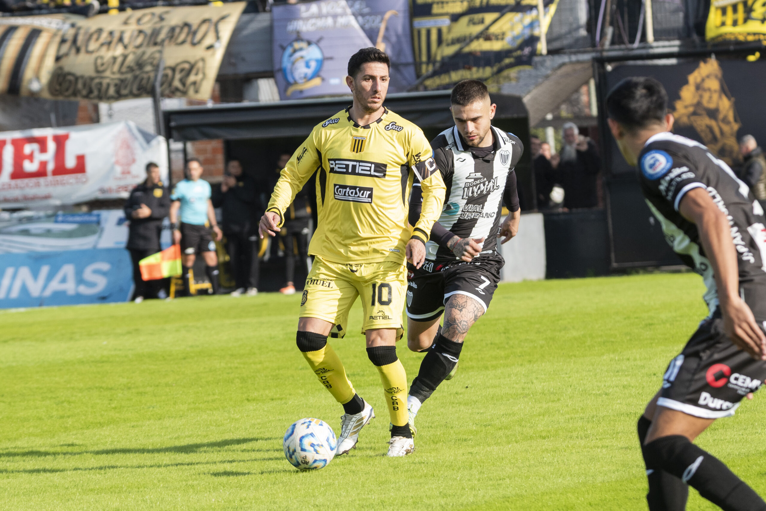 Almirante y una derrota durísima contra Estudiantes de Caseros