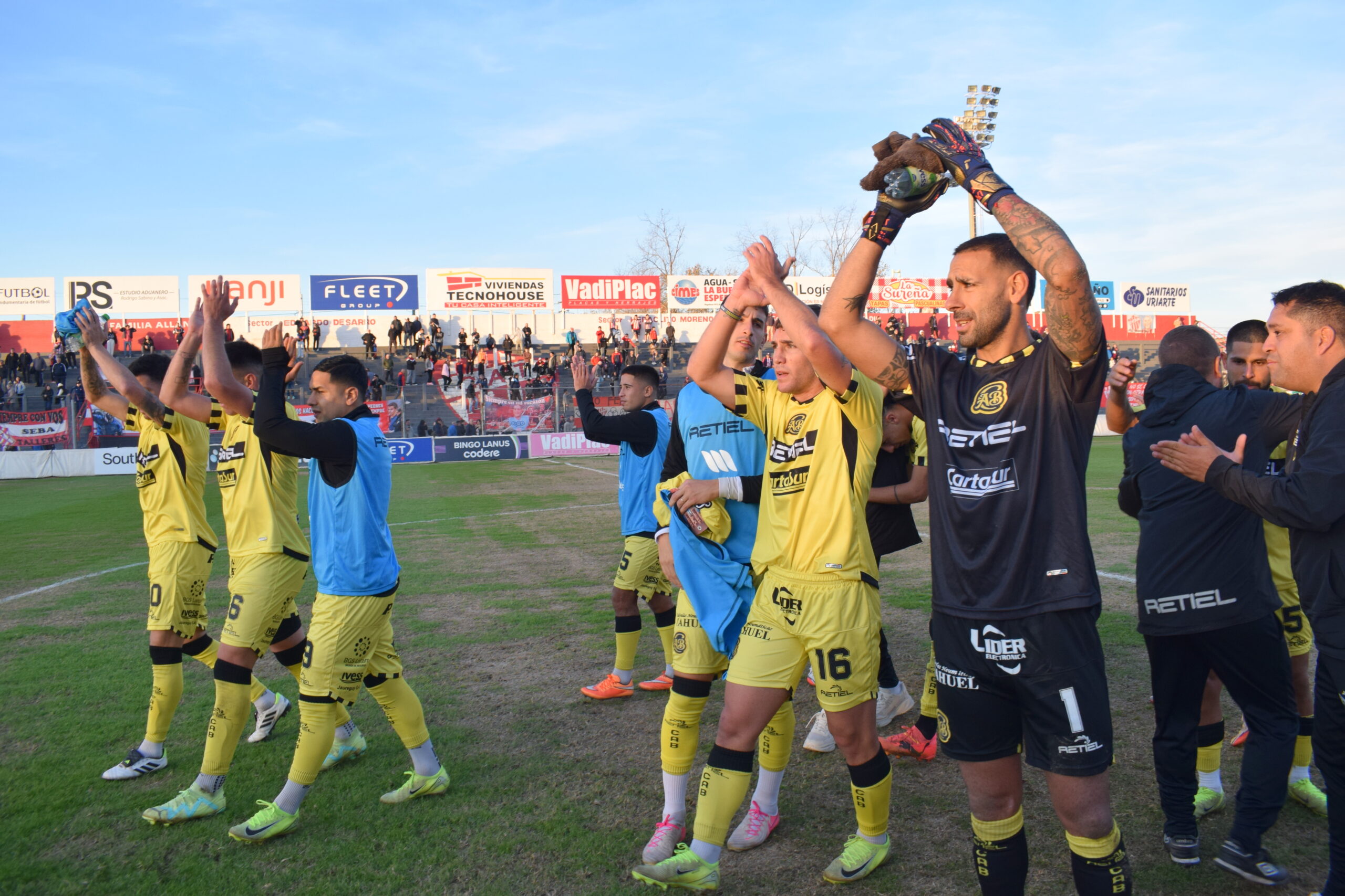 Almirante venció a Talleres de Remedios de Escalada
