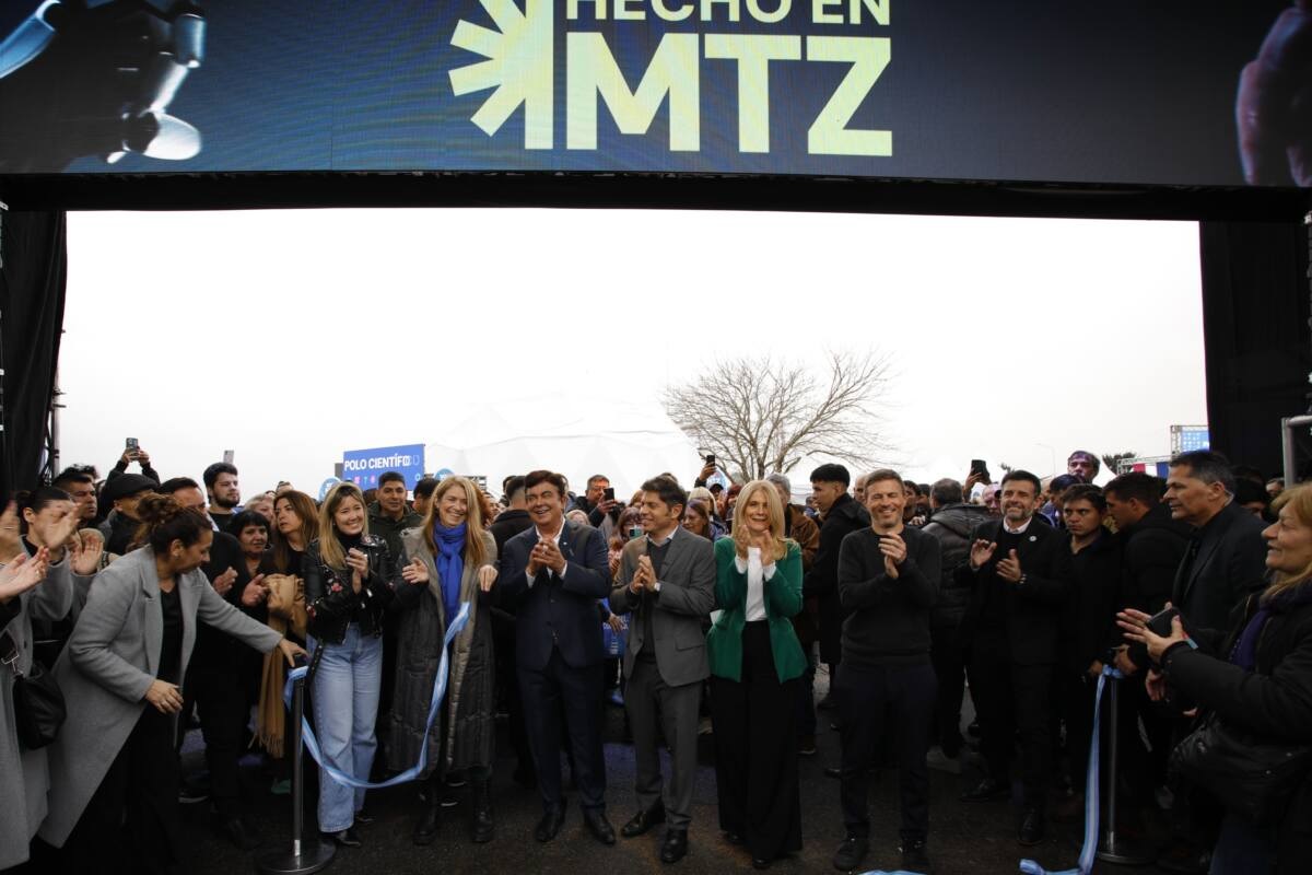 Espinoza y Kicillof inauguraron Hecho en MTZ la Expo que muestra la potencia en producción, robótica y nuevas tecnologías de La Matanza