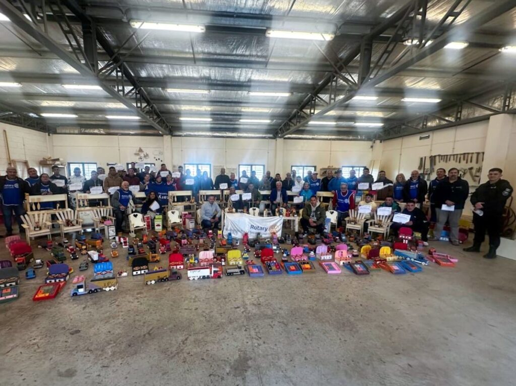 Desde una cárcel bonaerense de Merlo elaboraron 500 juguetes de madera para niños