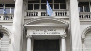 El Central acelera las ventas de reservas en medio de la tensión cambiaria
