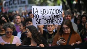 Universidades reclaman tras el veto: paro, marchas y reclamos en todo el país