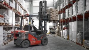¿Se recupera o se estanca? La industria mostró una leve mejora mensual pero sigue por debajo del año pasado