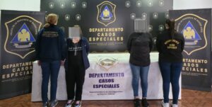 La Matanza: desarticulan una banda acusada de clonar tarjetas de crédito y débito en Isidro Casanova