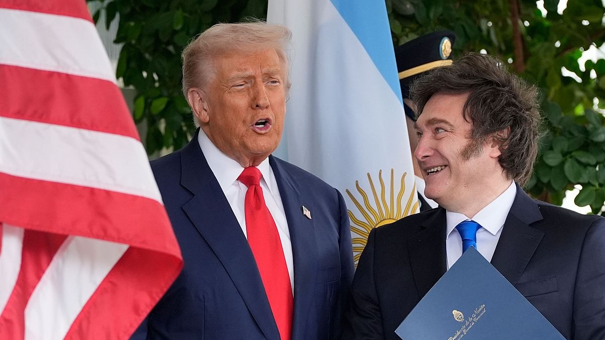 Argentina y Estados Unidos firmaron el swap por USD 20.000 millones para estabilizar el tipo de cambio