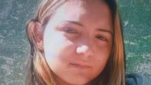 Buscan a una adolescente que desapareció a la salida del colegio en La Matanza: la sospecha de la familia