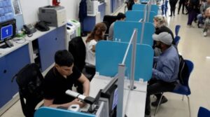 En un año, la administración pública nacional redujo casi 25 mil puestos de trabajo
