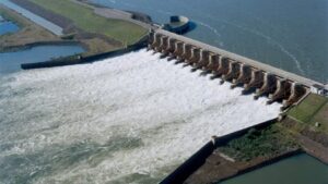 Avanza la venta de represas hidroeléctricas: el Gobierno aprobó la modificación del pliego