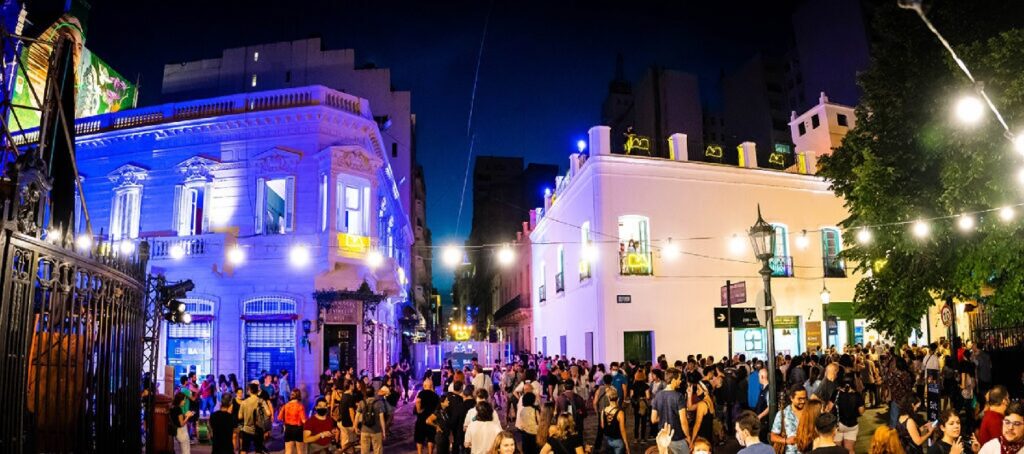 La Noche de los Museos 2025 circuitos barrios