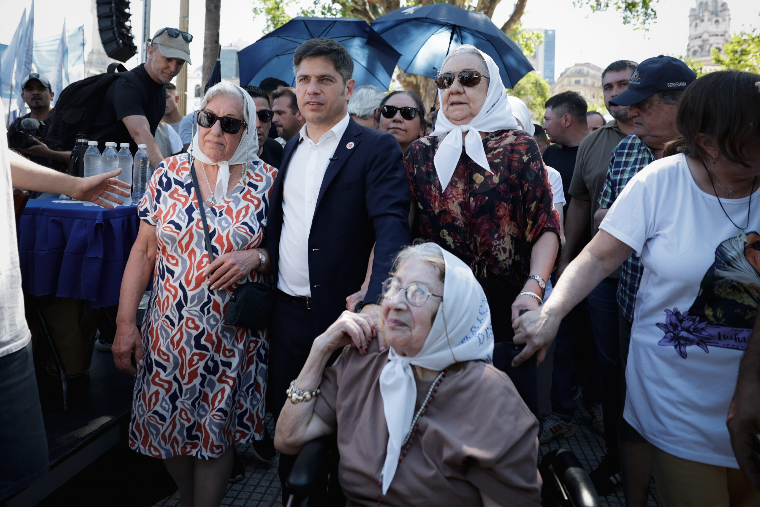 Kicillof participó de la ronda de las Madres de Plaza de Mayo en homenaje a Hebe de Bonafini