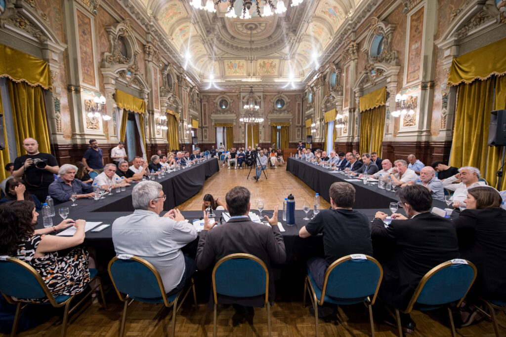 Kicillof se reunió con empresarios y empresarias pymes