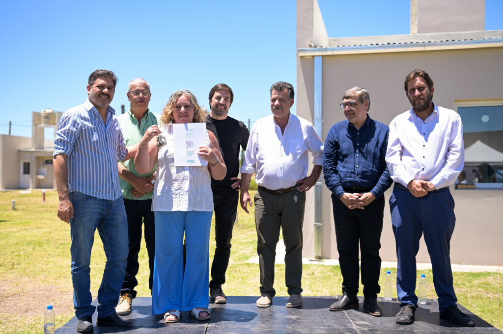 Estrenan 70 viviendas construidas Provincia