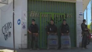 Villa Luzuriaga: acusaron a un comerciante de abusar de una menor y hubo manifestaciones frente al local