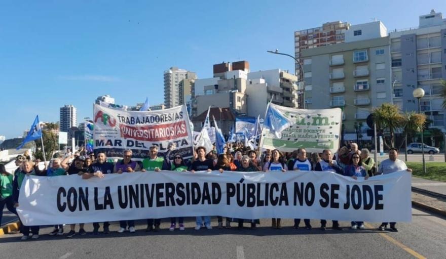 Paro universitario: docentes y trabajadores reclaman el cumplimiento de la Ley de Financiamiento Universitario