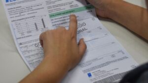 Cómo hacer el cambio de titularidad de servicios en Argentina