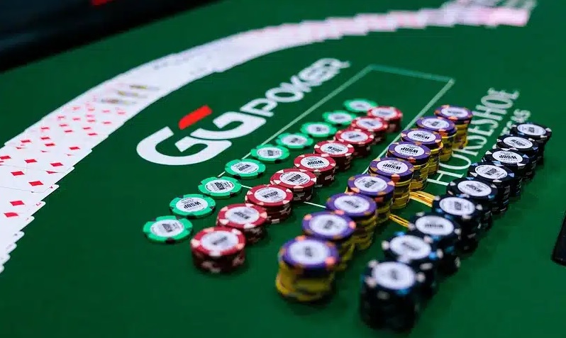 simplicidad diseño poker online español