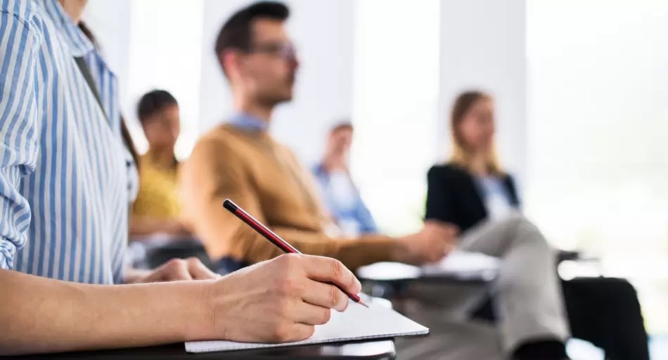 Carreras mejor pagas en Argentina: cómo buscar trabajo sin frustrarse, armar un CV efectivo y mejorar las oportunidades laborales