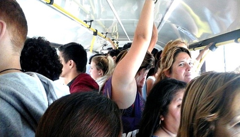 Colectivos llenos: El Ministerio de Economía promete transferir fondos para saldar deudas y normalizar el servicio