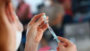 Faltante de vacunas: Córdoba se suma al reclamo tras la denuncia de la provincia de Buenos Aires