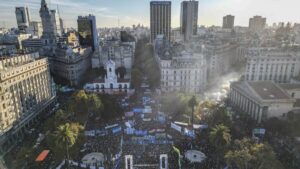 Marcha universitaria multitudinaria: creció el reclamo al Gobierno por el financiamiento de las universidades